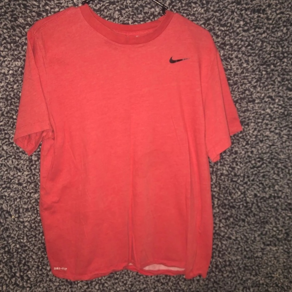 Nike men’s shirt